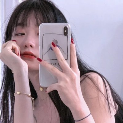 女人莲心海报